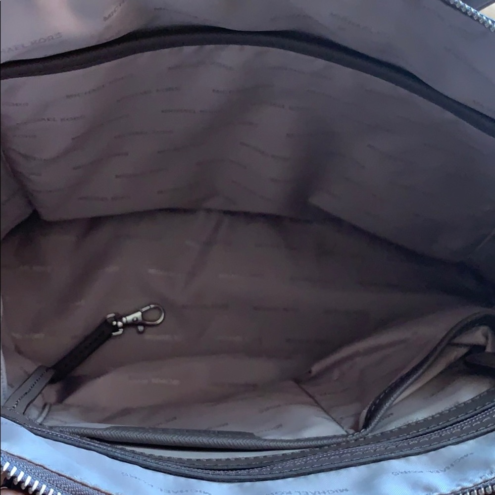 Michael Kors Jet Set Leather Tote Bag - Picture 3 of 8